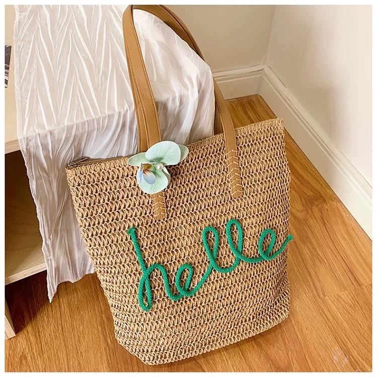 Korean Ins Style Large-capacity Straw Woven Bag Single Shoulder Seaside Fresh Armpit Tote Niche 39x37x12cm high-quality spot is now available
Korean Ins Style Large-capacity Straw Woven Bag Single Shoulder Seaside Fresh Armpit Tote Niche 39x37x12cm high-quality spot is now available