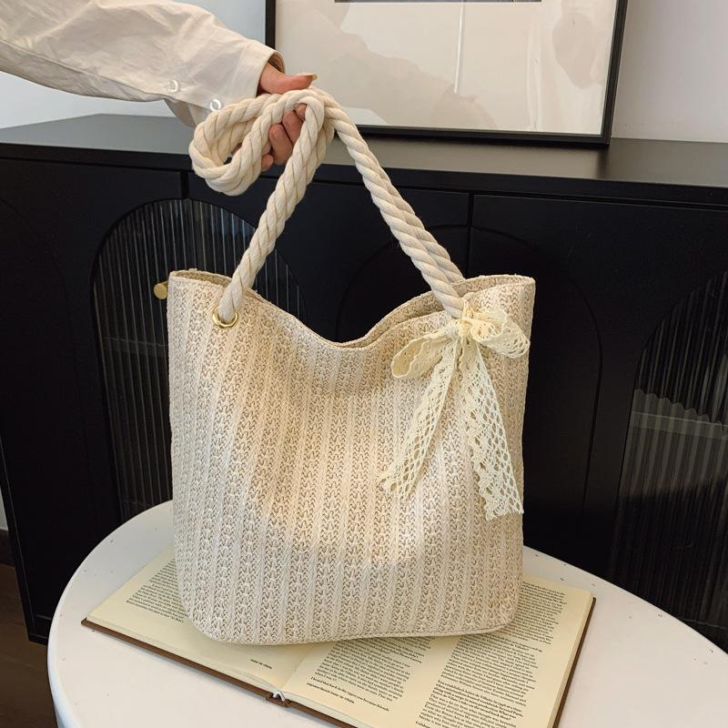 Trendy straw bag women s 2025 new handbag casual with holiday beach bag women s shoulder oblique span bag
Trendy straw bag women s 2025 new handbag casual with holiday beach bag women s shoulder oblique span bag