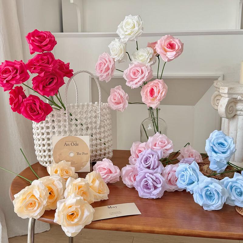 Deou Starlight 3-Head Artificial Rose Bouquet
Deou Starlight 3-Head Artificial Rose Bouquet