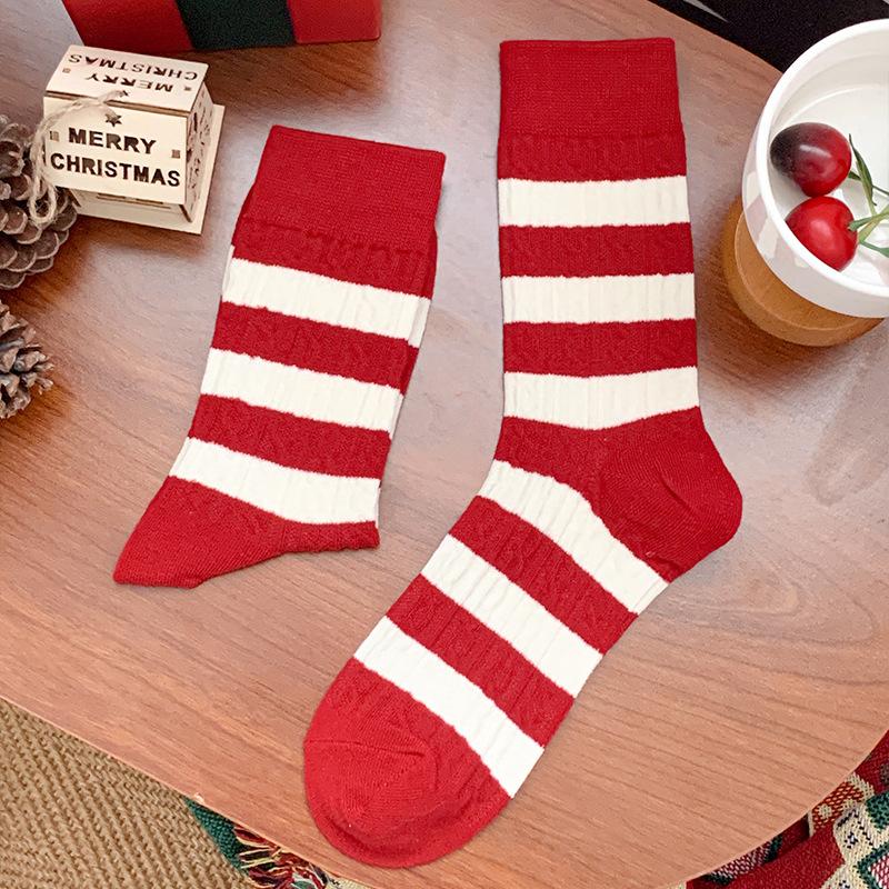 Female Autumn and Winter Lovely Christmas New Year Red Pile Pile Cotton Socks 1 pair
Female Autumn and Winter Lovely Christmas New Year Red Pile Pile Cotton Socks 1 pair