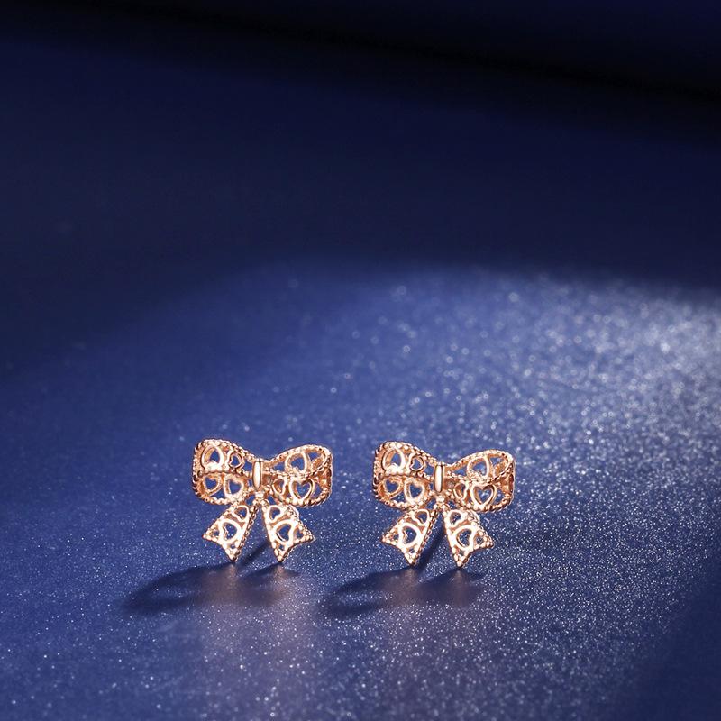 Серьги-гвоздики в форме банта, женские простые легкие роскошные серьги Ins, гвоздики из кости, украшения для ушей Niche Design
Серьги-гвоздики в форме банта, женские простые легкие роскошные серьги Ins, гвоздики из кости, украшения для ушей Niche Design