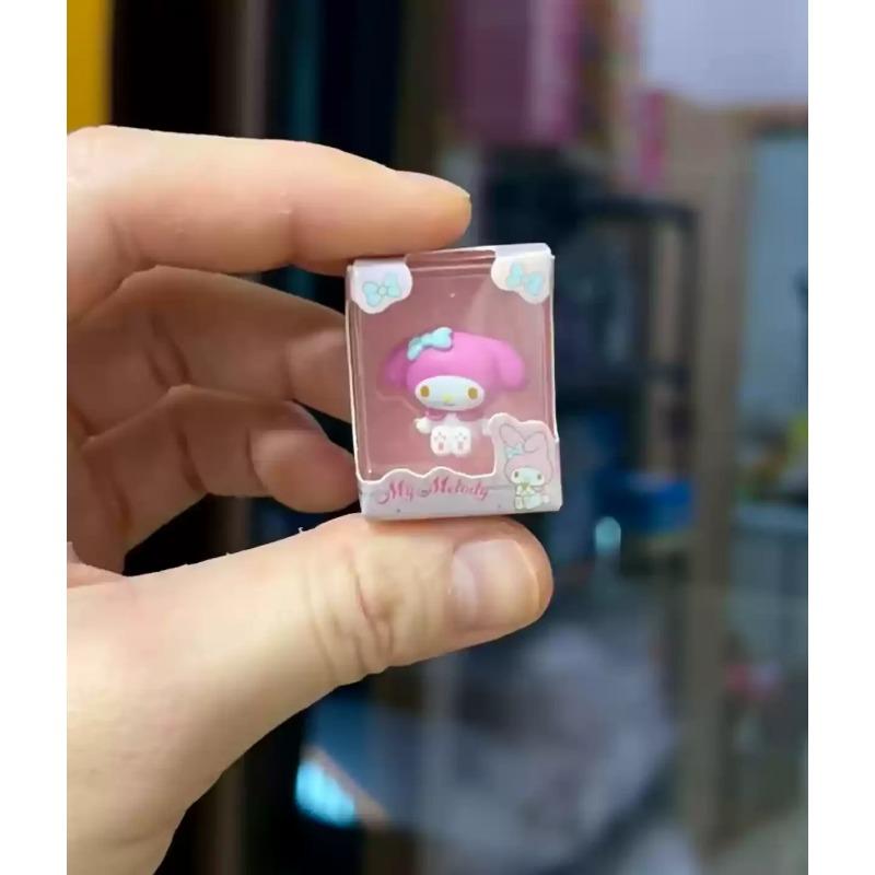 Семья Sanrio Кукла из рисовых зерен Первый слепой бокс Hello Kitty Kuromi Мини коллекционные модели кукол Ручная работа Экшн-фигурки Подарок для девочки
Семья Sanrio Кукла из рисовых зерен Первый слепой бокс Hello Kitty Kuromi Мини коллекционные модели кукол Ручная работа Экшн-фигурки Подарок для девочки