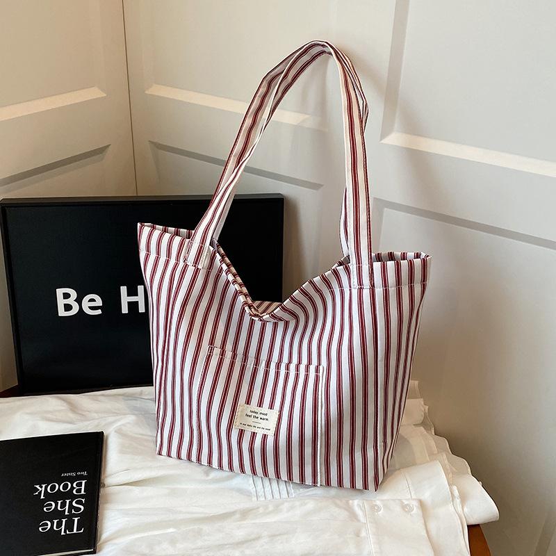 Ctrast Color Stripes Women Shoulder Bags Versatile Ladies Large Capacity Tote Bag Lightweight Portable Female Shopping Handbag червоний
Ctrast Color Stripes Women Shoulder Bags Versatile Ladies Large Capacity Tote Bag Lightweight Portable Female Shopping Handbag червоний