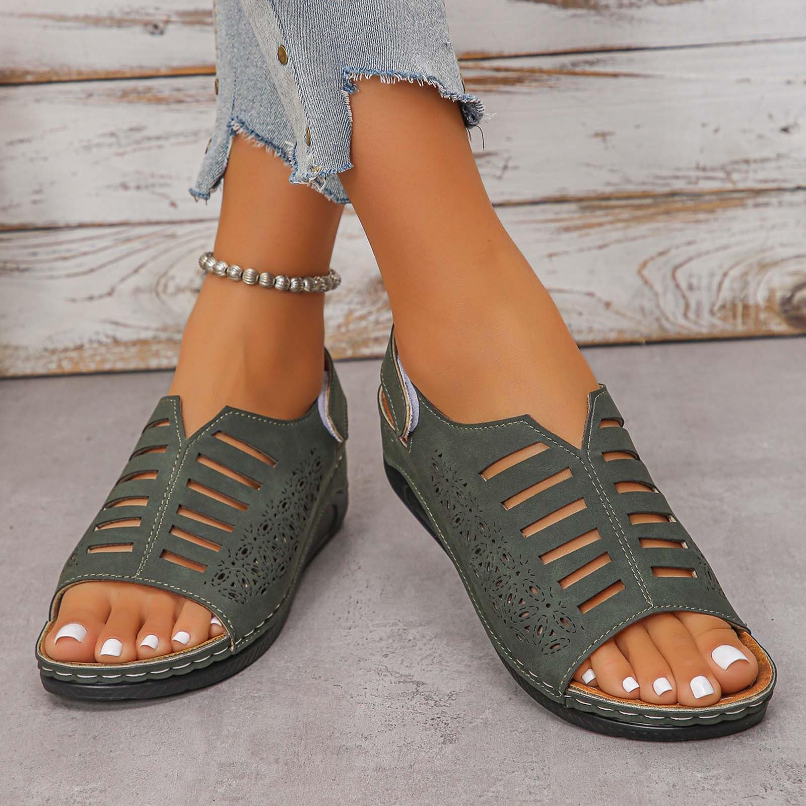 Large hollow out thick bottom fish mouth lightweight casual sandals 37
Large hollow out thick bottom fish mouth lightweight casual sandals 37