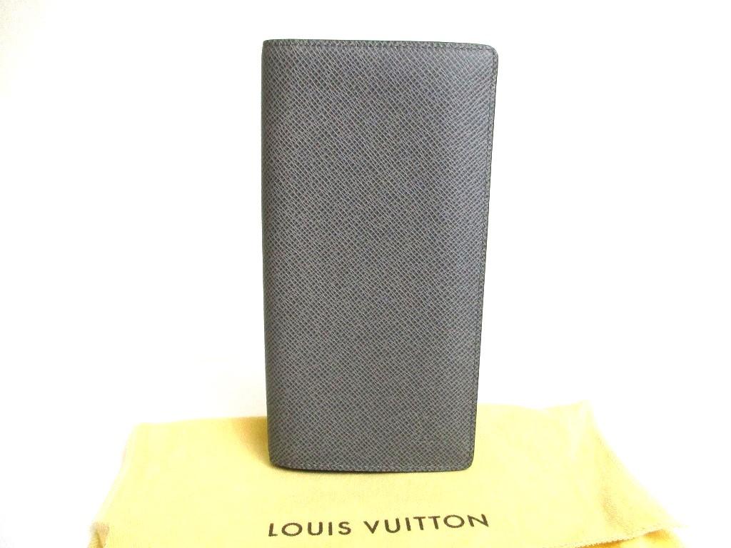 Authentic LOUIS VUITTON Gray Taiga Leather Flap Bill Wallet Portefeuille Long #a564 Refurbished
Authentic LOUIS VUITTON Gray Taiga Leather Flap Bill Wallet Portefeuille Long #a564 Refurbished