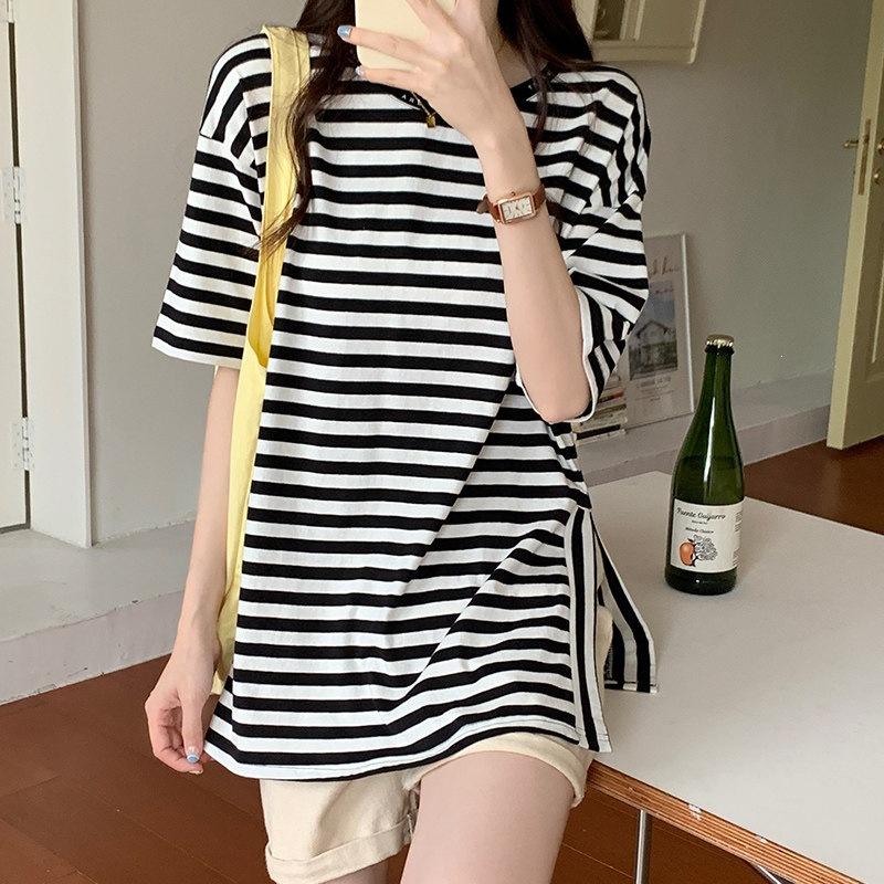 Striped design side split neckline printed letters medium and long T-shirt women S
Striped design side split neckline printed letters medium and long T-shirt women S