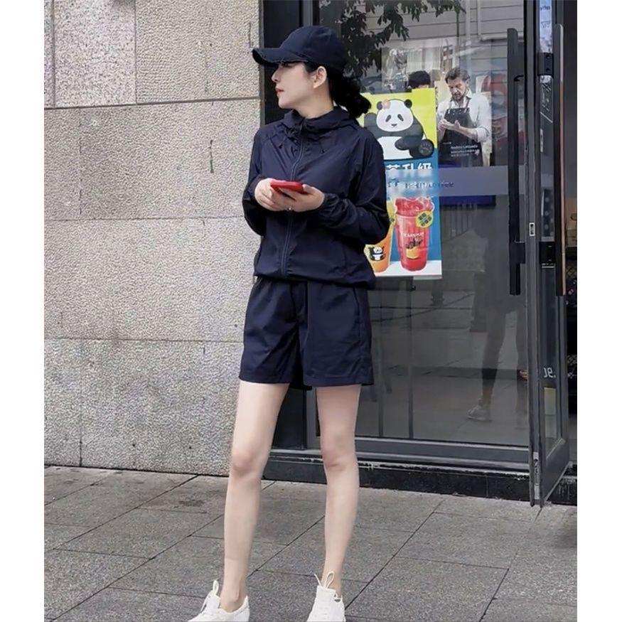 2025 Summer Women s Fashion Set: Elegant Casual Hooded Sun Protection Slim Jacket + High-Waisted Shorts Pian remote areas
2025 Summer Women s Fashion Set: Elegant Casual Hooded Sun Protection Slim Jacket + High-Waisted Shorts Pian remote areas