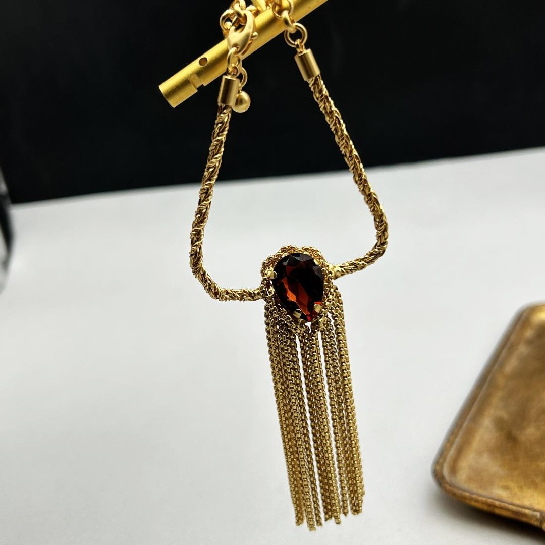 Vintage Long Tassel Earrings Handmade In Florence With A High-quality High-end Feel
Vintage Long Tassel Earrings Handmade In Florence With A High-quality High-end Feel