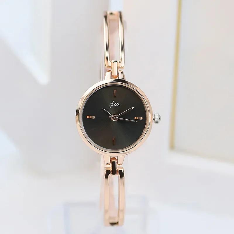 Women s Watch Simple Round High Quality Steel Belt Bracelet Quartz Watches Female Fashion Wristwatches Clock Relogio Feminino
Women s Watch Simple Round High Quality Steel Belt Bracelet Quartz Watches Female Fashion Wristwatches Clock Relogio Feminino