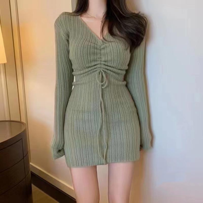 Модное трикотажное женское короткое платье с V-образным вырезом и кулиской в корейском стиле, с длинным рукавом, облегающее, для вечеринок, весна-осень, с облегающим бедра силуэтом, повседневная элегантная одежда One Size зелёный
Модное трикотажное женское короткое платье с V-образным вырезом и кулиской в корейском стиле, с длинным рукавом, облегающее, для вечеринок, весна-осень, с облегающим бедра силуэтом, повседневная элегантная одежда One Size зелёный