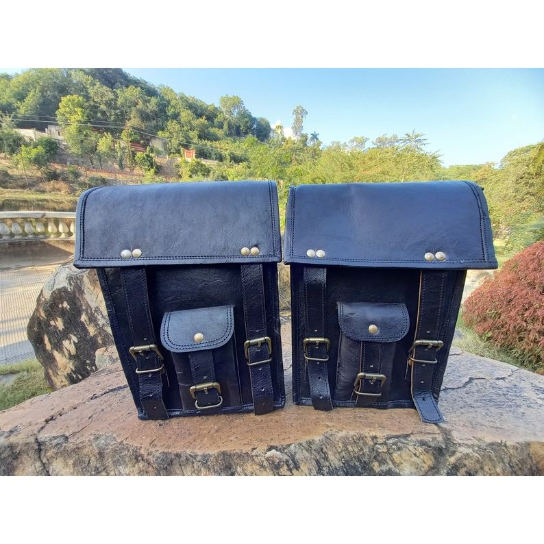 Handmade Black Leather Motorcycle Saddle Bag Set 11 x 9 x 4 in
Handmade Black Leather Motorcycle Saddle Bag Set 11 x 9 x 4 in