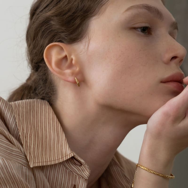 Aube de moi Twilight Ring Earring (S/M) Gold
Aube de moi Twilight Ring Earring (S/M) Gold