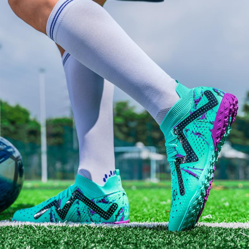 2025 new World Cup football shoes men s high-top spikes students grass training children s game sports shoes 33
2025 new World Cup football shoes men s high-top spikes students grass training children s game sports shoes 33