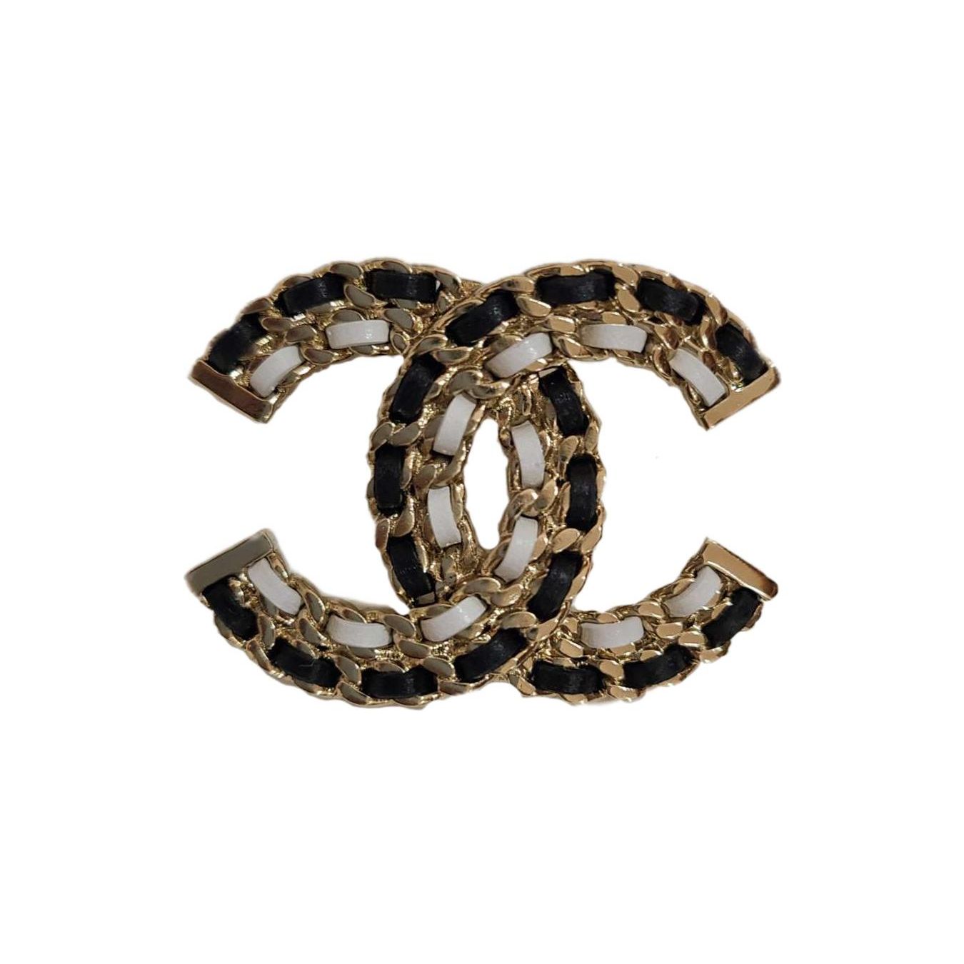 Chanel Classic Double C Leather Brooch Women accessories Black Gold White AB86058477NI870 Black/Gold/White,F
Chanel Classic Double C Leather Brooch Women accessories Black Gold White AB86058477NI870 Black/Gold/White,F