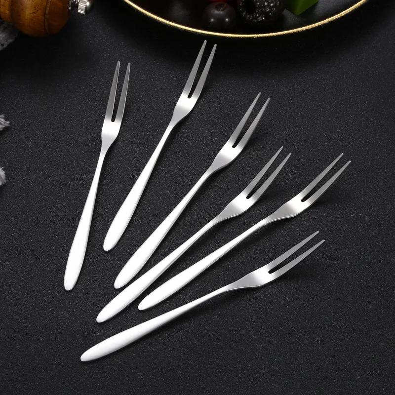 5/10pcs 13cm Fruit Fork Stainless Steel Two-tine Snack Cake Dessert Forks Tableware Snail Fork for Restaurant Bar Party Banquets
5/10pcs 13cm Fruit Fork Stainless Steel Two-tine Snack Cake Dessert Forks Tableware Snail Fork for Restaurant Bar Party Banquets