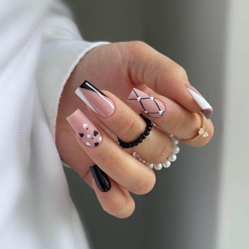 European and American Trendy Heart Plaid Nail Art Tips - French Color Block Wearable Nail Patches Glue Version
European and American Trendy Heart Plaid Nail Art Tips - French Color Block Wearable Nail Patches Glue Version