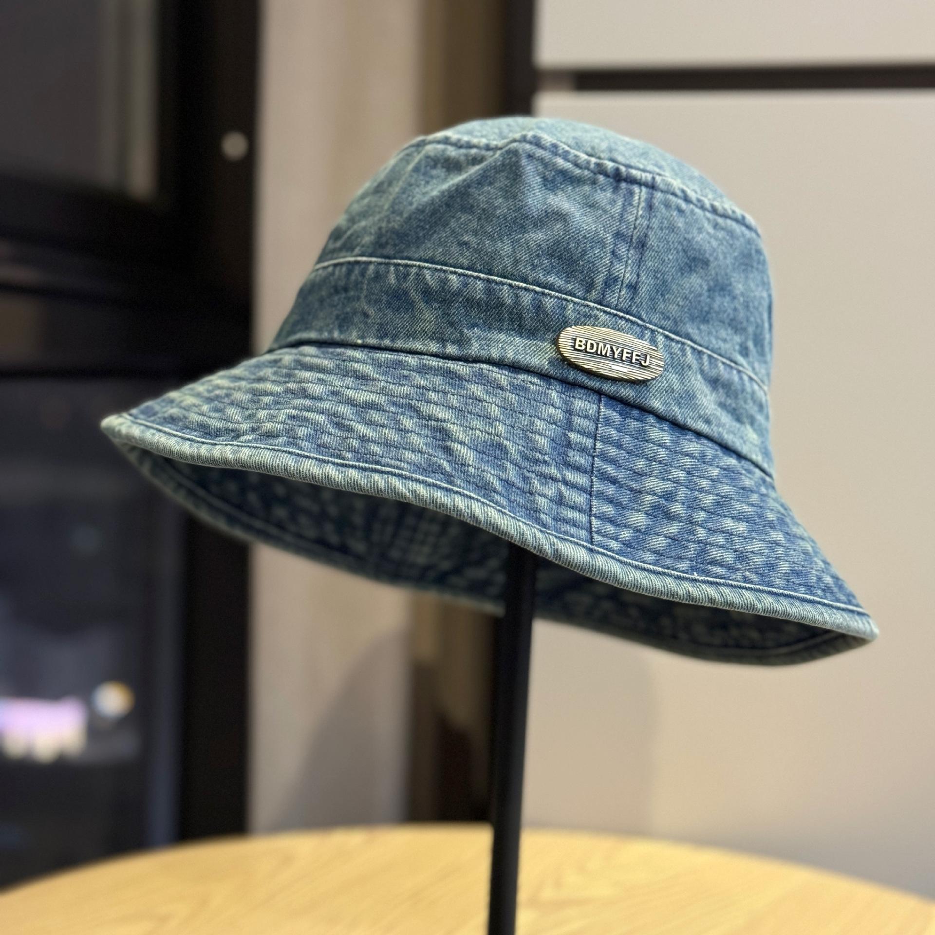 High-quality washed denim fisherman hat for women, spring/summer, Japanese style, versatile, makes the face look smaller, bucket hat for large head Adult54-60Adjustable темно-синього кольору
High-quality washed denim fisherman hat for women, spring/summer, Japanese style, versatile, makes the face look smaller, bucket hat for large head Adult54-60Adjustable темно-синього кольору