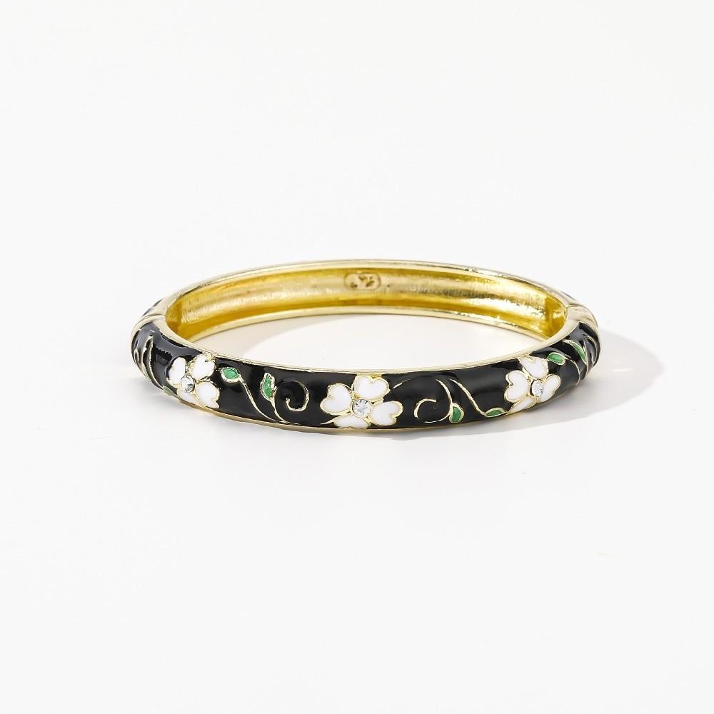Enamel Vintage Cloisonne Bangle Traditional Chinese Chinese Flower Bangle Classic Cherry Blossom Women s Hand Bracelet черный белый
Enamel Vintage Cloisonne Bangle Traditional Chinese Chinese Flower Bangle Classic Cherry Blossom Women s Hand Bracelet черный белый