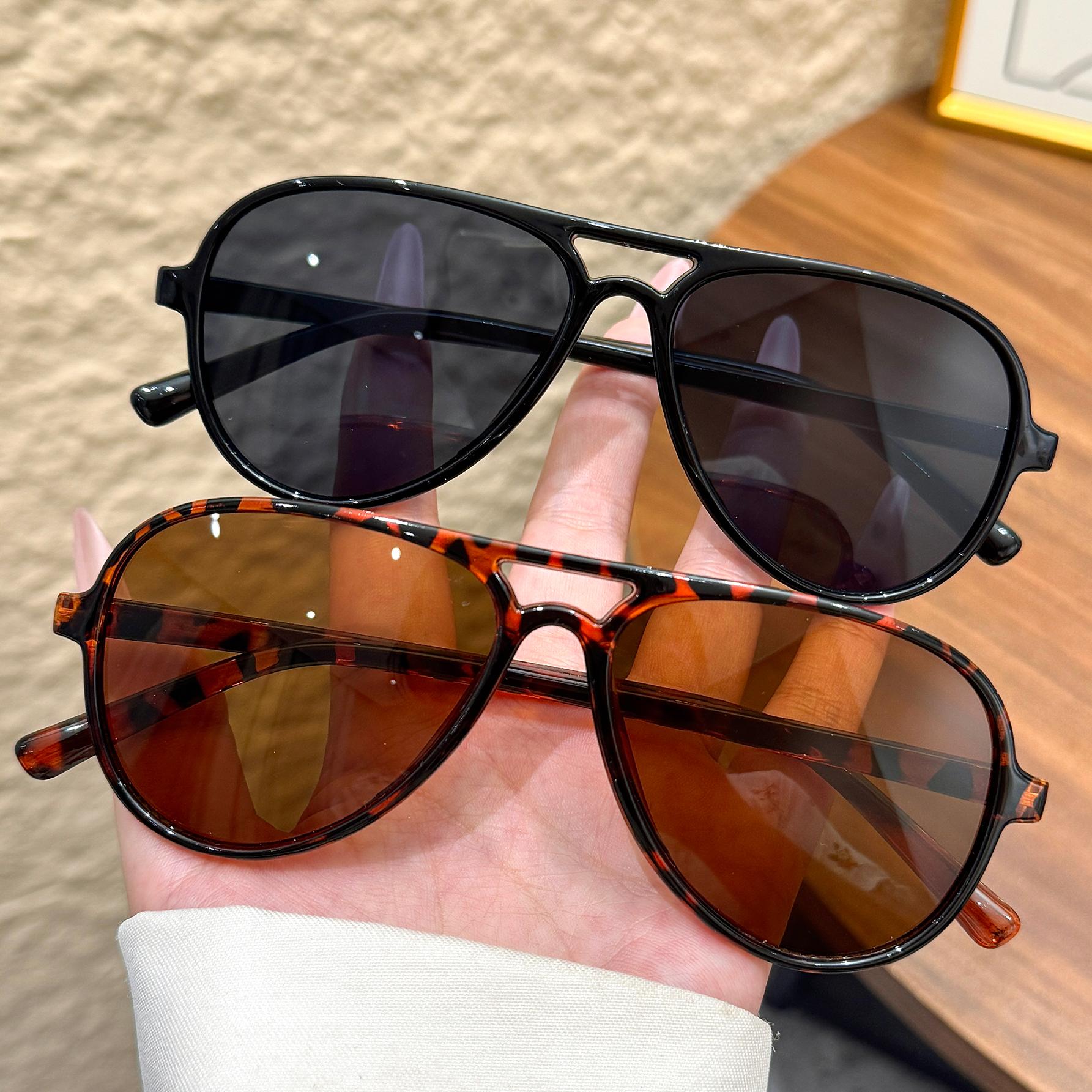2Pcs Retro Fashion Leopard Print Aviator Sunglasses Fashion Photography Accessories Beach Party Outdoor Activities
2Pcs Retro Fashion Leopard Print Aviator Sunglasses Fashion Photography Accessories Beach Party Outdoor Activities
