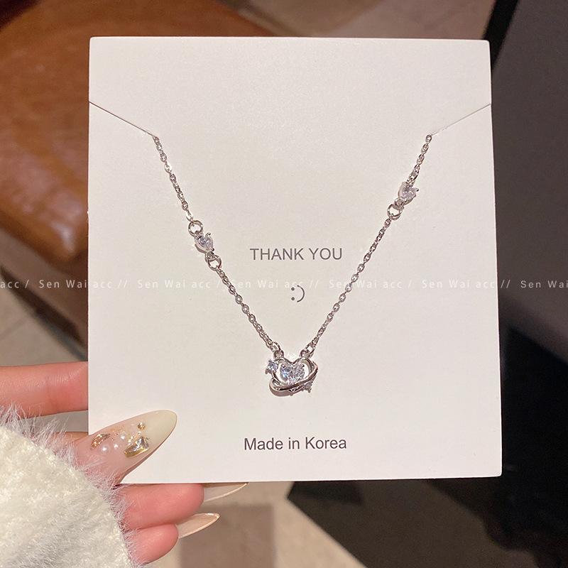 Super flash zircon necklace women s niche temperament new titanium steel collarbone chain Spice girl match
Super flash zircon necklace women s niche temperament new titanium steel collarbone chain Spice girl match