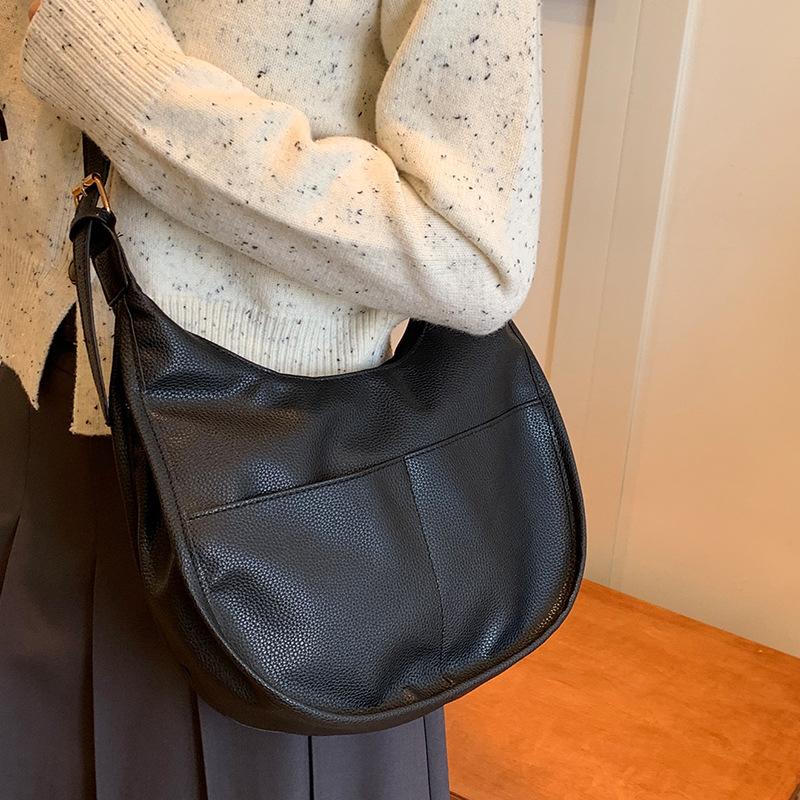 Большая вместительная сумка, корейская новая модная сумка для пельменей Forest Dumpling, универсальная повседневная сумка через плечо, сумка через плечо
Большая вместительная сумка, корейская новая модная сумка для пельменей Forest Dumpling, универсальная повседневная сумка через плечо, сумка через плечо