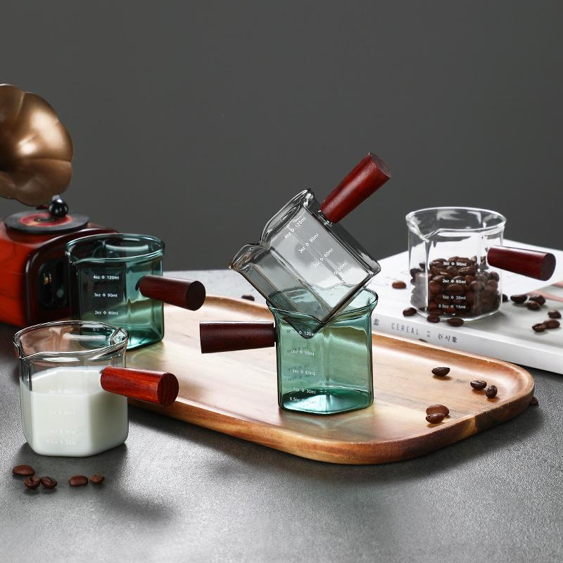 Стеклянная кофейная чашка с деревянной ручкой, мерный стакан