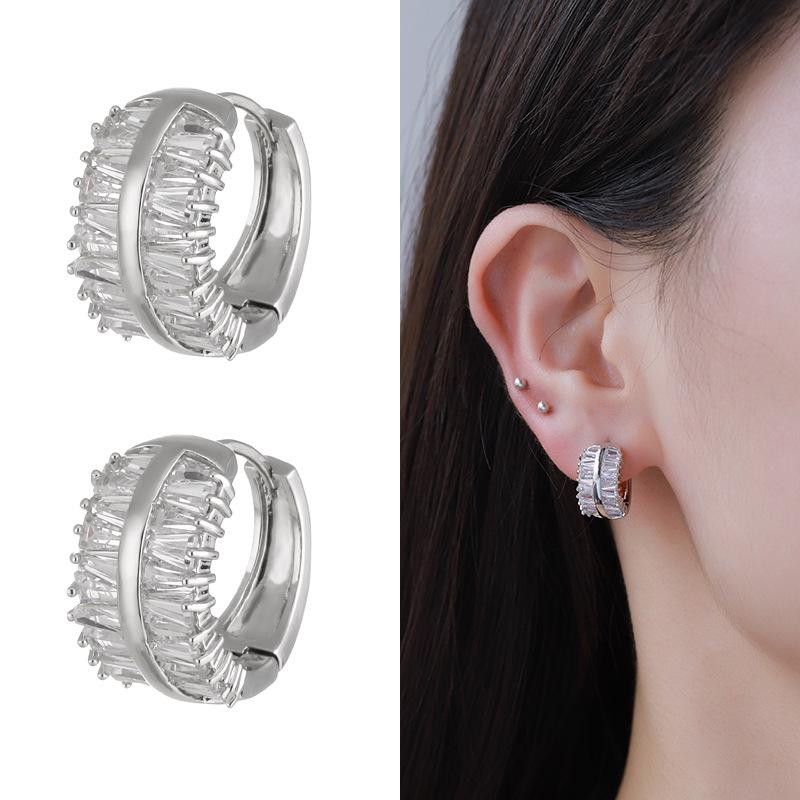 Kenjie Copper-Plated Zircon Hoop Earrings with Gold Inlay & S925 Silver Needle - Summer Collection
Kenjie Copper-Plated Zircon Hoop Earrings with Gold Inlay & S925 Silver Needle - Summer Collection