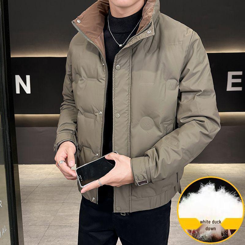 Мужская зимняя куртка пуховик с воротником-стойкой 2025 – Универсальная, стильная, толстая и теплая. Default
Мужская зимняя куртка пуховик с воротником-стойкой 2025 – Универсальная, стильная, толстая и теплая. Default