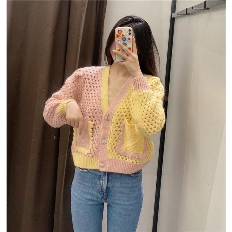 Кардиган 2023, корейская версия, свободный весенне-осенний универсальный вязаный кардиган с длинными рукавами, женское контрастное ажурное пальто для женщин One Size жёлтый
Кардиган 2023, корейская версия, свободный весенне-осенний универсальный вязаный кардиган с длинными рукавами, женское контрастное ажурное пальто для женщин One Size жёлтый
