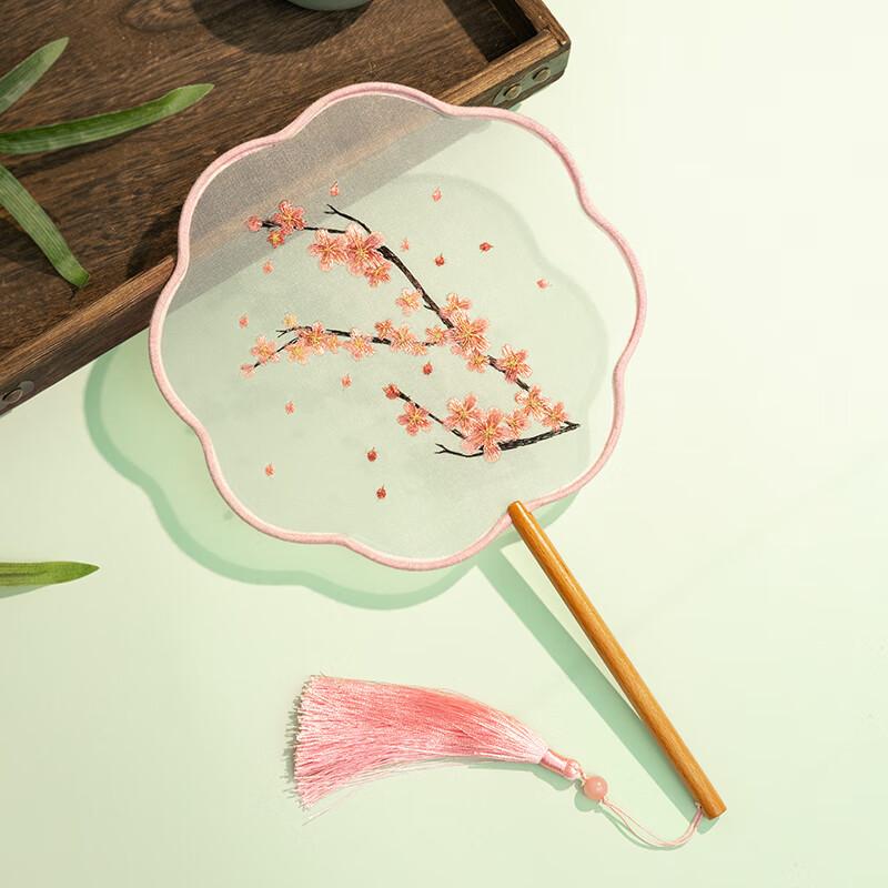 Веер с вышивкой, ручной шелковый веер, винтажный веер в китайском стиле, домашний декор Style B
Веер с вышивкой, ручной шелковый веер, винтажный веер в китайском стиле, домашний декор Style B