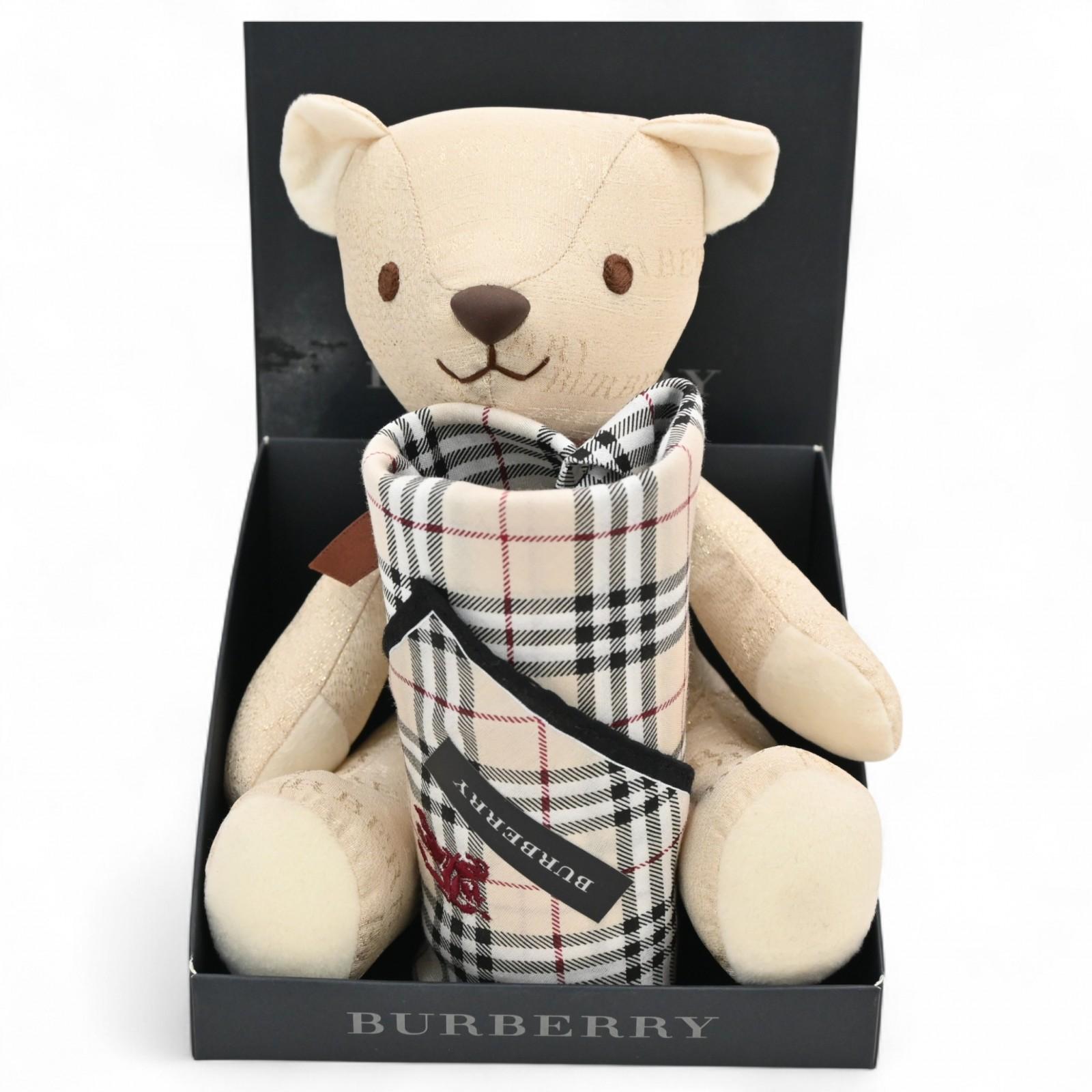 Auth BURBERRY Teddy Bear Plush & Handkerchief Set Beige Logo bb6605ng
Auth BURBERRY Teddy Bear Plush & Handkerchief Set Beige Logo bb6605ng