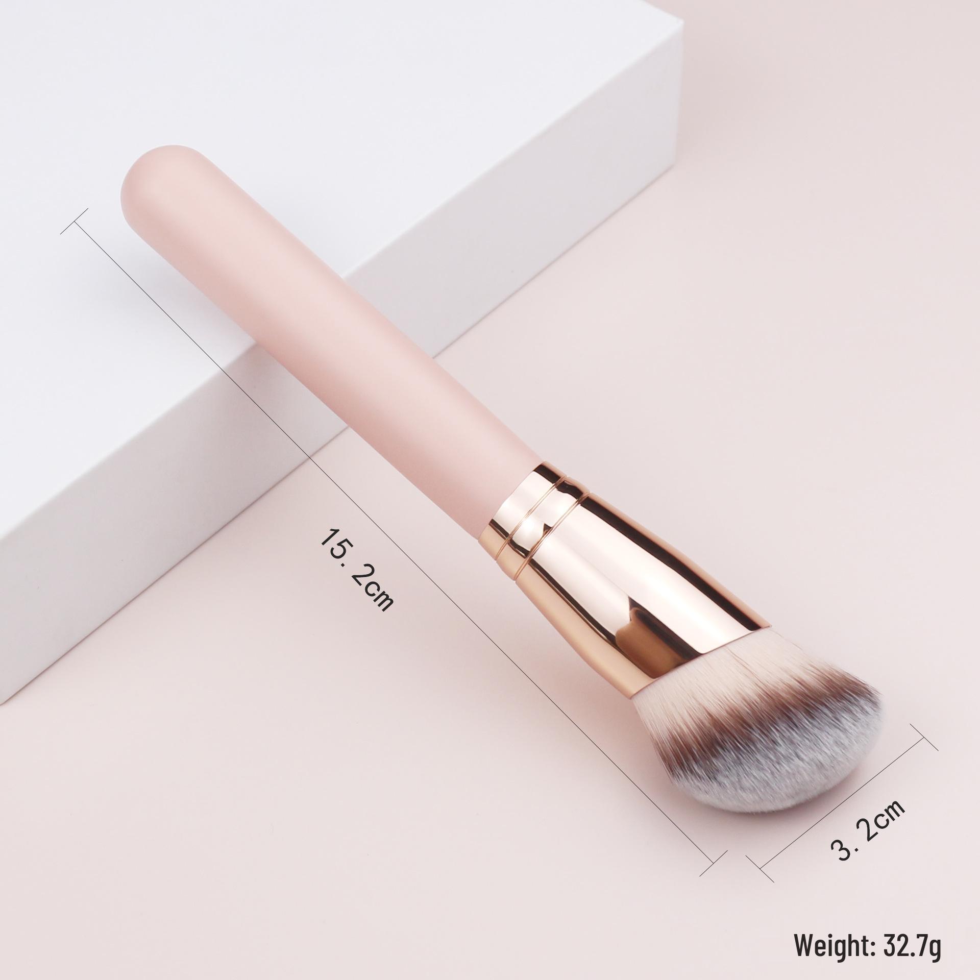 Великий скошений пензель для консилера та основи: М які щетинки, легкий, не вбирає для нанесення без слідів.
Великий скошений пензель для консилера та основи: М які щетинки, легкий, не вбирає для нанесення без слідів.