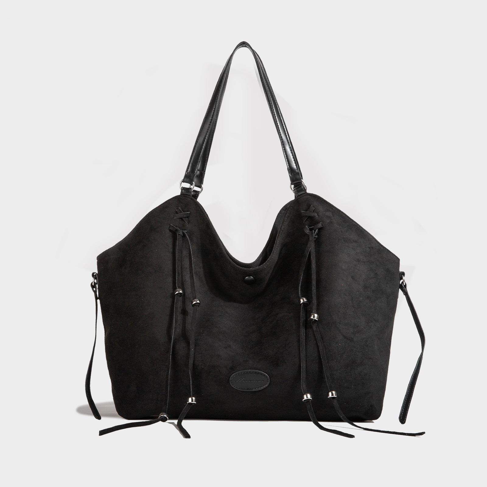 Vintage Faux Suede Women Shoulder Bags Large Capacity Tassel design ladies handbag winter new Commuting Female big totes bolsa чёрный
Vintage Faux Suede Women Shoulder Bags Large Capacity Tassel design ladies handbag winter new Commuting Female big totes bolsa чёрный