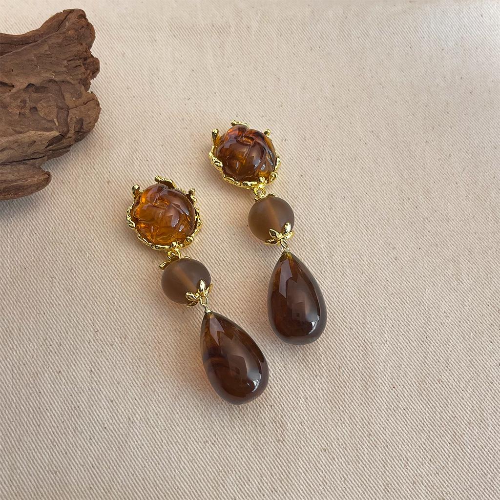 Кофейно-коричневые серьги-пусеты в стиле французского ретро-омбре - Нишевый дизайн для женщин
Кофейно-коричневые серьги-пусеты в стиле французского ретро-омбре - Нишевый дизайн для женщин