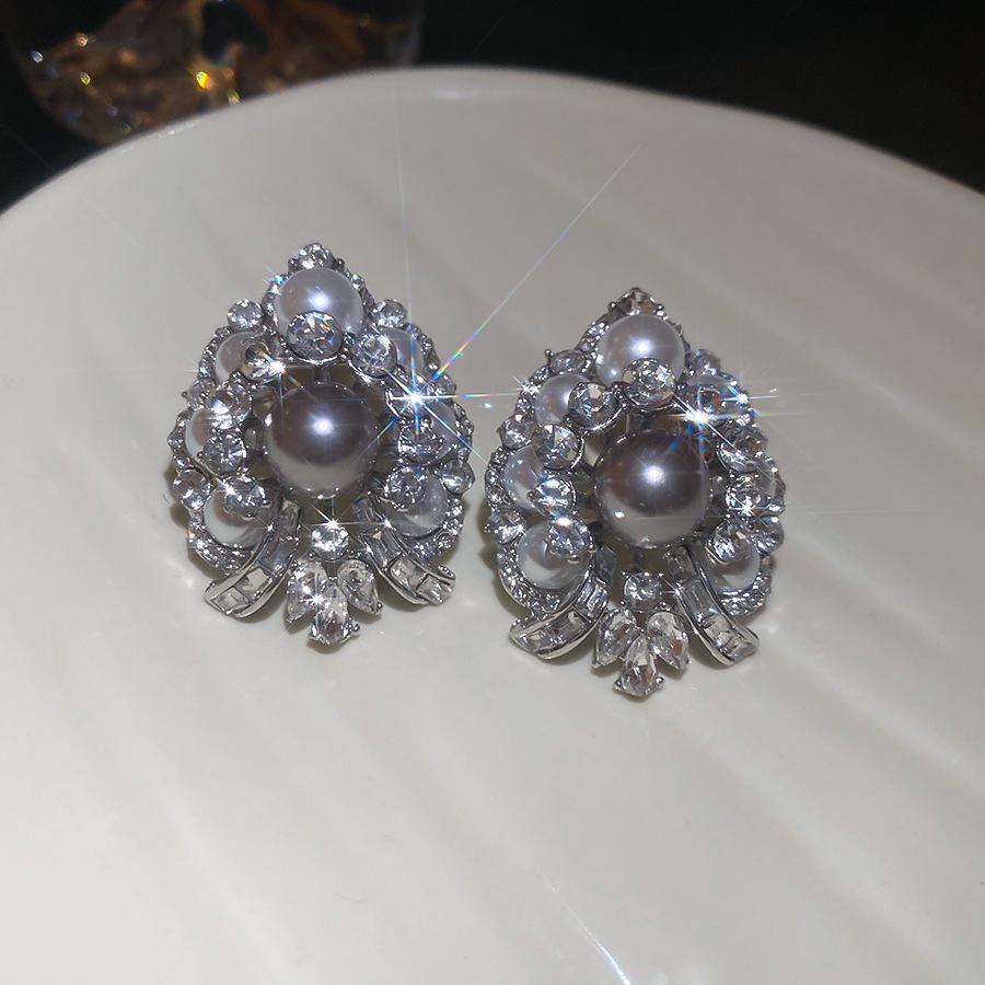 Silver Needle Rhinestone Faux Pearl Baroque Stud Earrings - European & American Retro Style Luxury Jewelry
Silver Needle Rhinestone Faux Pearl Baroque Stud Earrings - European & American Retro Style Luxury Jewelry