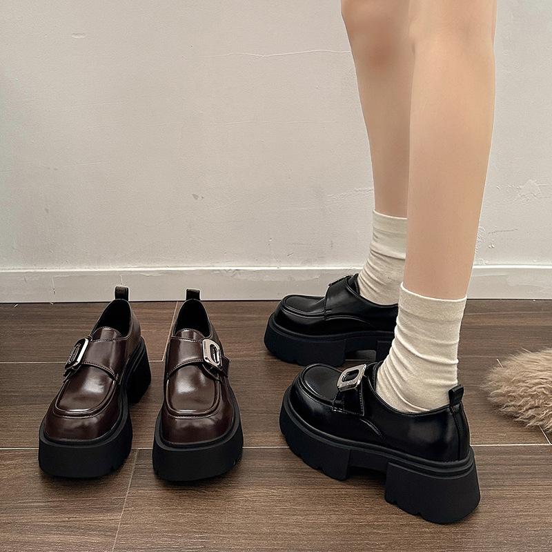 Black retro British style platform small leather shoes for women s 2025 spring new versatile height-increasing one-pedal loafers 39 коричневий
Black retro British style platform small leather shoes for women s 2025 spring new versatile height-increasing one-pedal loafers 39 коричневий