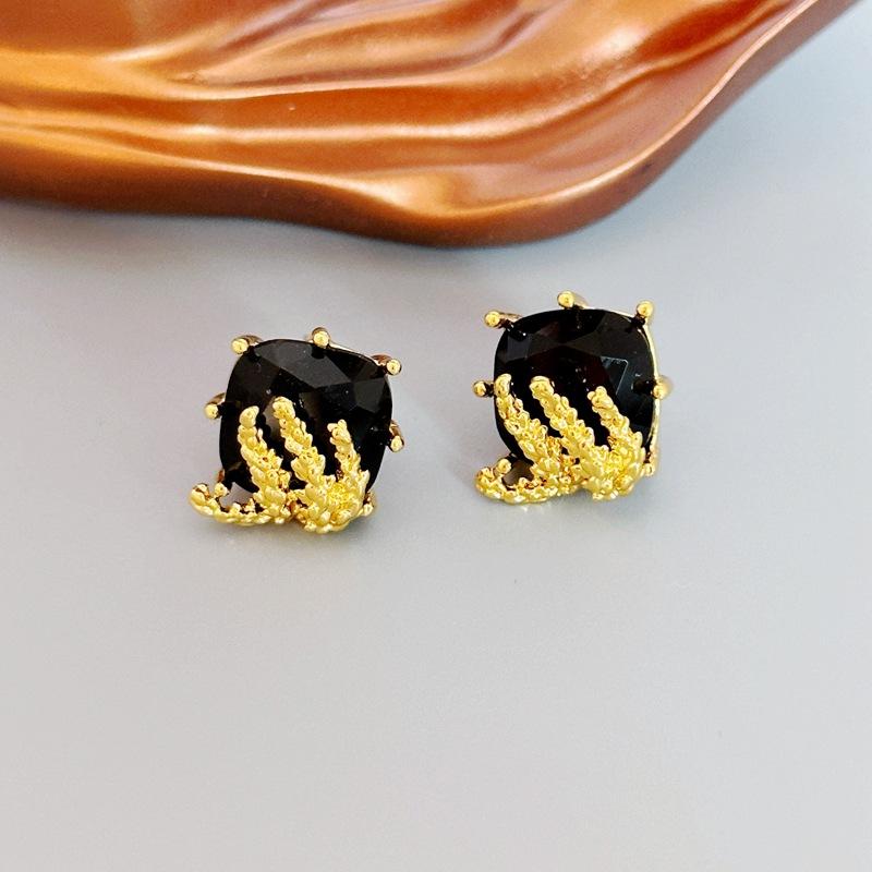 French Trendy Retro High-End Earrings Women S Square Geometric Wheat Stud Earrings чорний
French Trendy Retro High-End Earrings Women S Square Geometric Wheat Stud Earrings чорний