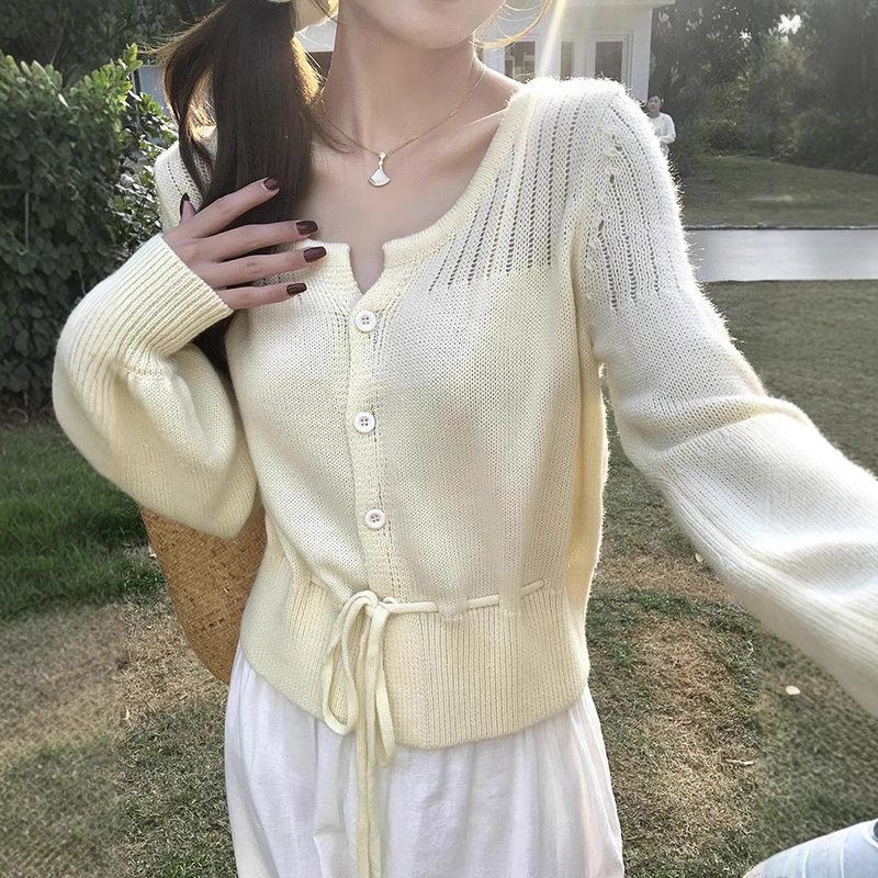 Женский тонкий вязаный кардиган с круглым вырезом на кулиске, с длинным рукавом, для мягкой погоды, весенне-осеннего дизайна, ажурная свитер-куртка для женщин average code
Женский тонкий вязаный кардиган с круглым вырезом на кулиске, с длинным рукавом, для мягкой погоды, весенне-осеннего дизайна, ажурная свитер-куртка для женщин average code