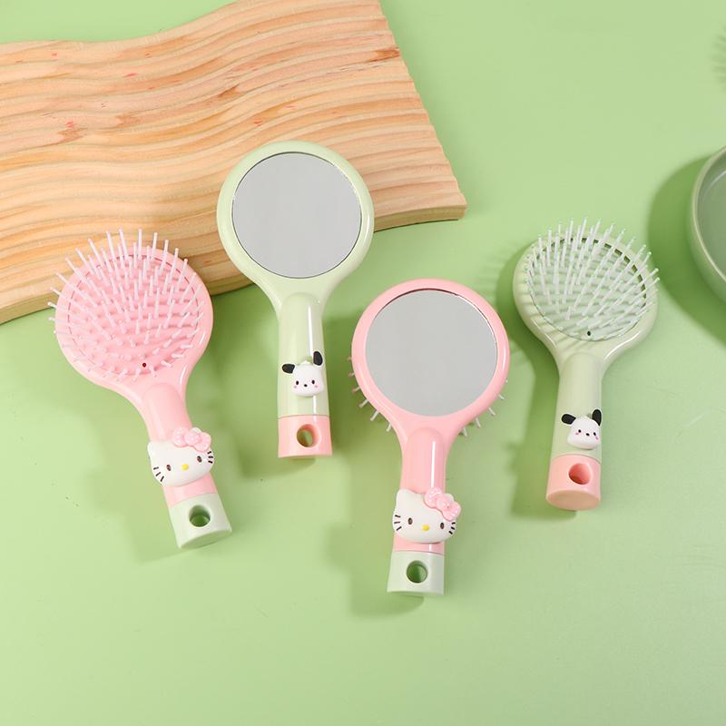 2-In-1 Mini Portable Airbag Comb Handheld Mirror Sanrio Hello Kitty Pochacco Air Cushion Massage Comb Girl Birthday Gift 2 рожевий
2-In-1 Mini Portable Airbag Comb Handheld Mirror Sanrio Hello Kitty Pochacco Air Cushion Massage Comb Girl Birthday Gift 2 рожевий