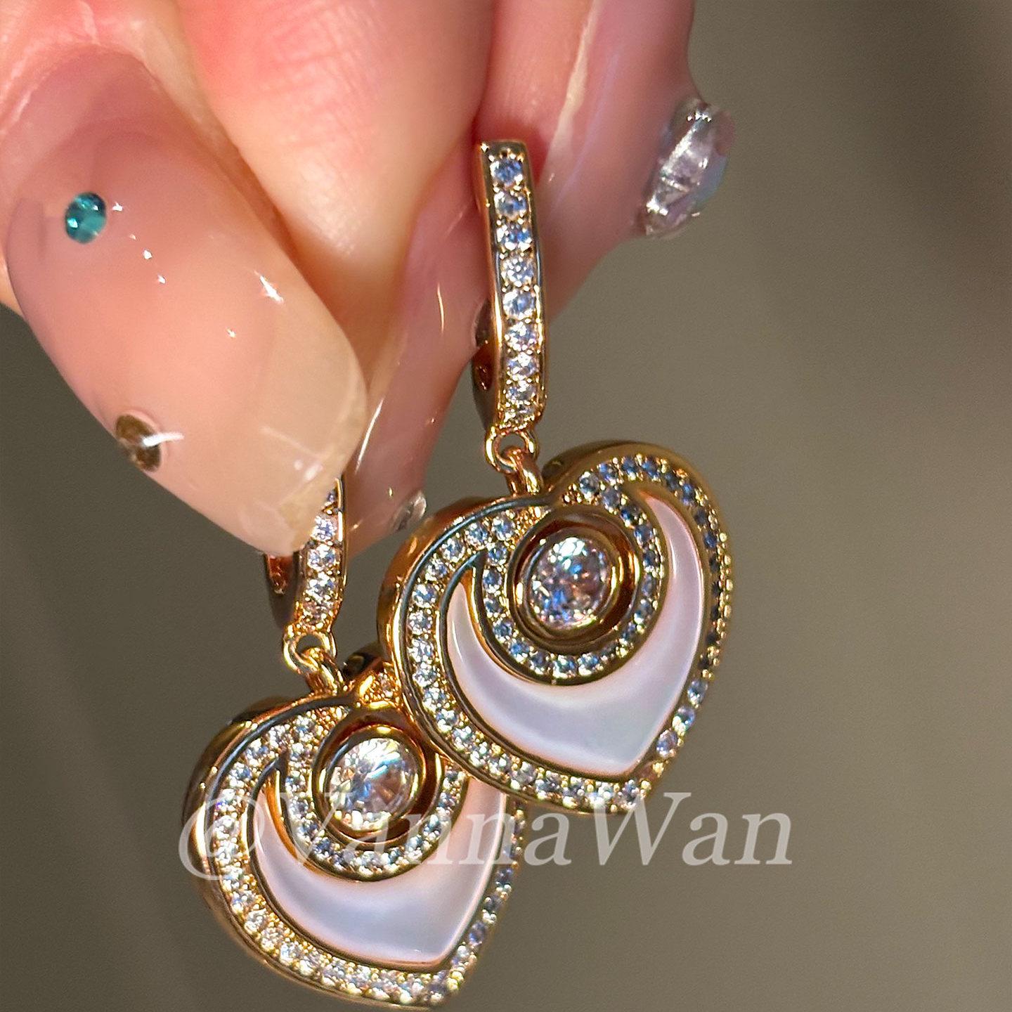 Moonlit Heart: Diamond-Studded Heart-Shaped Ear Cuffs for Women
Moonlit Heart: Diamond-Studded Heart-Shaped Ear Cuffs for Women