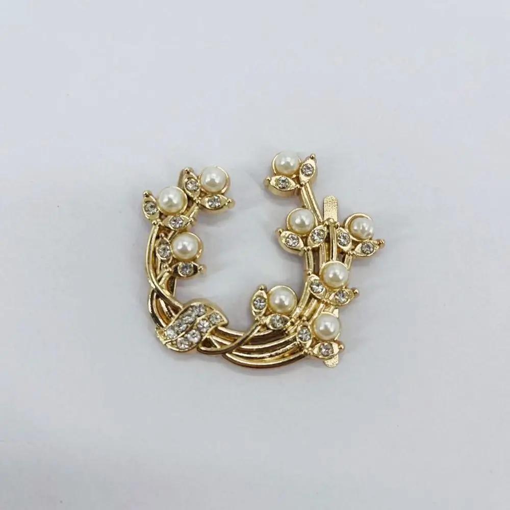 Exquisite Rhinestone Metal Buckle Clasp Craft DIY Woven Bag Purse Hat Decor Bag Pendant Decoration
Exquisite Rhinestone Metal Buckle Clasp Craft DIY Woven Bag Purse Hat Decor Bag Pendant Decoration