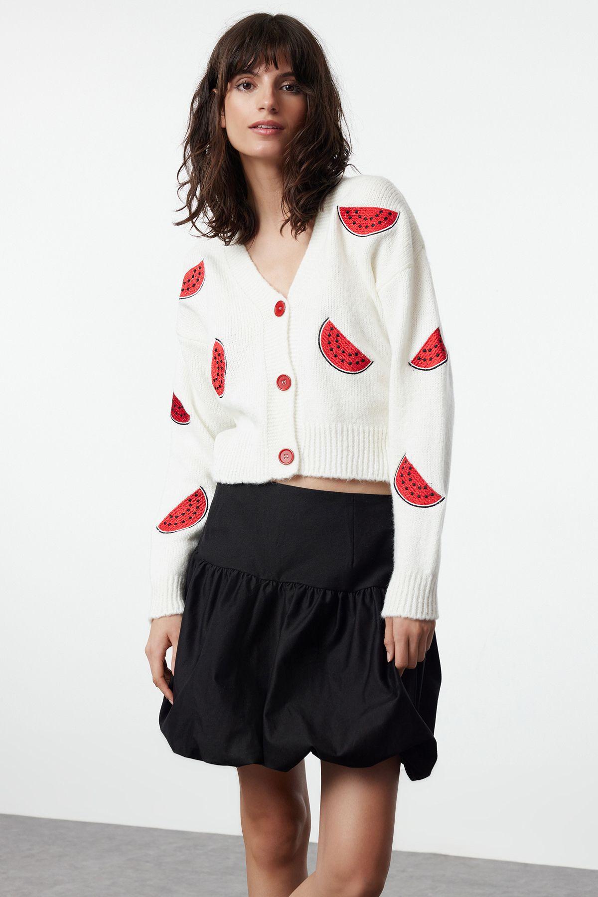 Women s Fashion Stylish Cardigan Ecru Soft Textured Watermelon Patterned V-Neck Knitwear Cardigan M
Women s Fashion Stylish Cardigan Ecru Soft Textured Watermelon Patterned V-Neck Knitwear Cardigan M