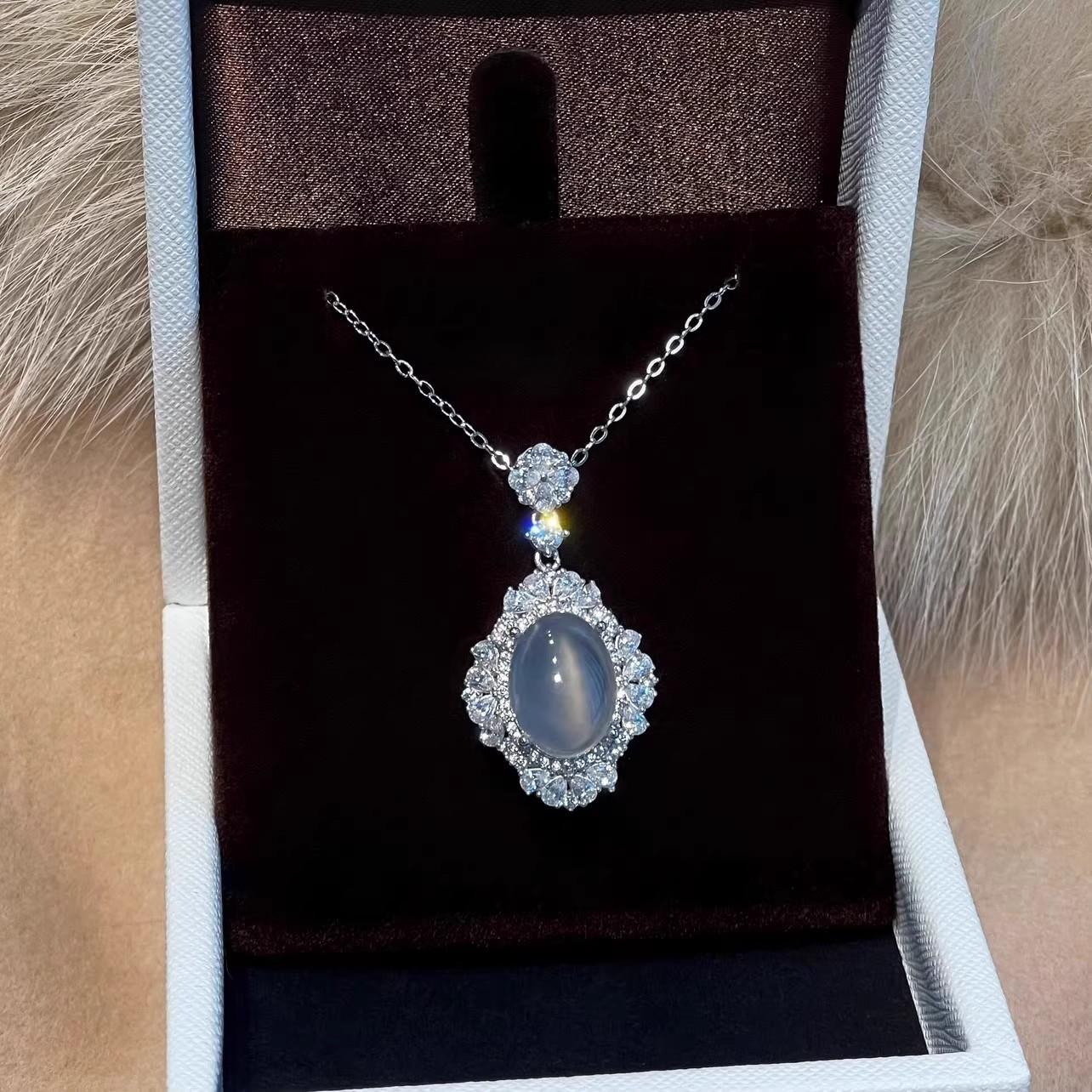 High Ice Chalcedony Pendant Necklace Agate Oval Inlaid Long National Style Alice Clavicle Chain 925 silver платиновый
High Ice Chalcedony Pendant Necklace Agate Oval Inlaid Long National Style Alice Clavicle Chain 925 silver платиновый