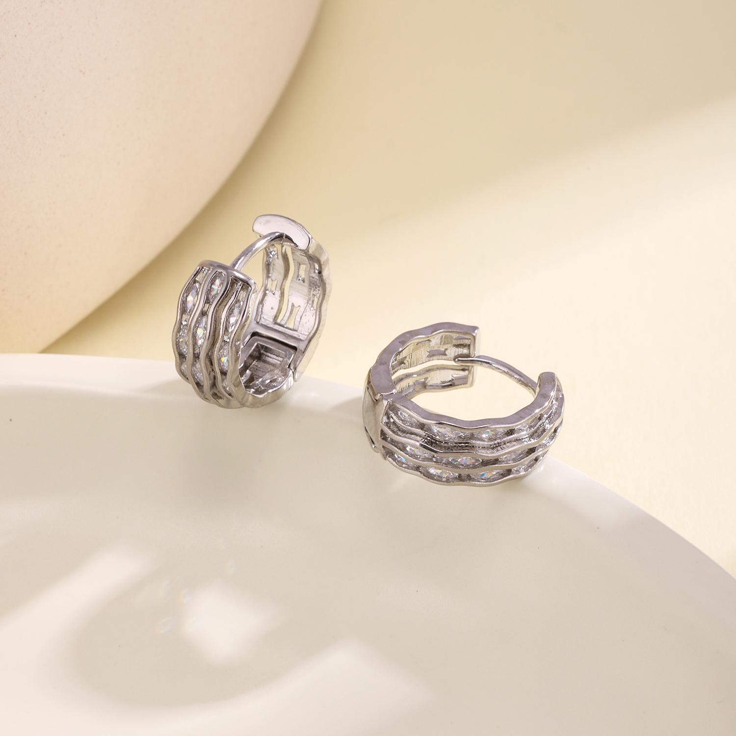 Nidin Light Luxury Textured Hoop Earrings For Women Layered With Sparkling Zircon Minimalist Lightweight Everyday Jewelry Gifts серебряный
Nidin Light Luxury Textured Hoop Earrings For Women Layered With Sparkling Zircon Minimalist Lightweight Everyday Jewelry Gifts серебряный