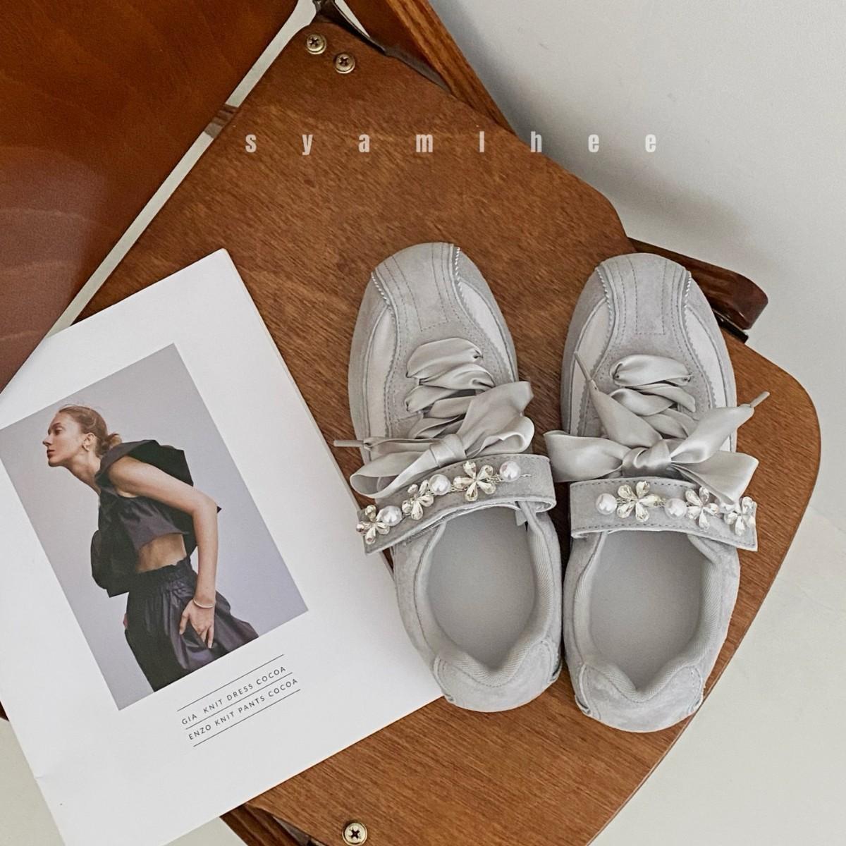 Cowhide version~ little white shoes new flat soft baseplate shoes sports leisure ballet lace-up 35 чорний
Cowhide version~ little white shoes new flat soft baseplate shoes sports leisure ballet lace-up 35 чорний