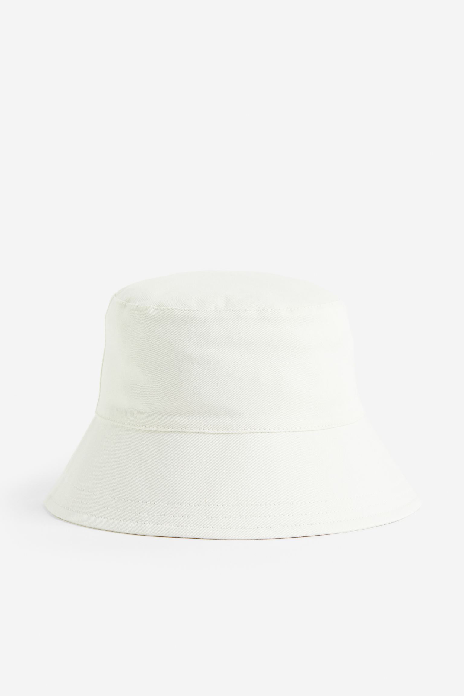 Bucket hat
Bucket hat