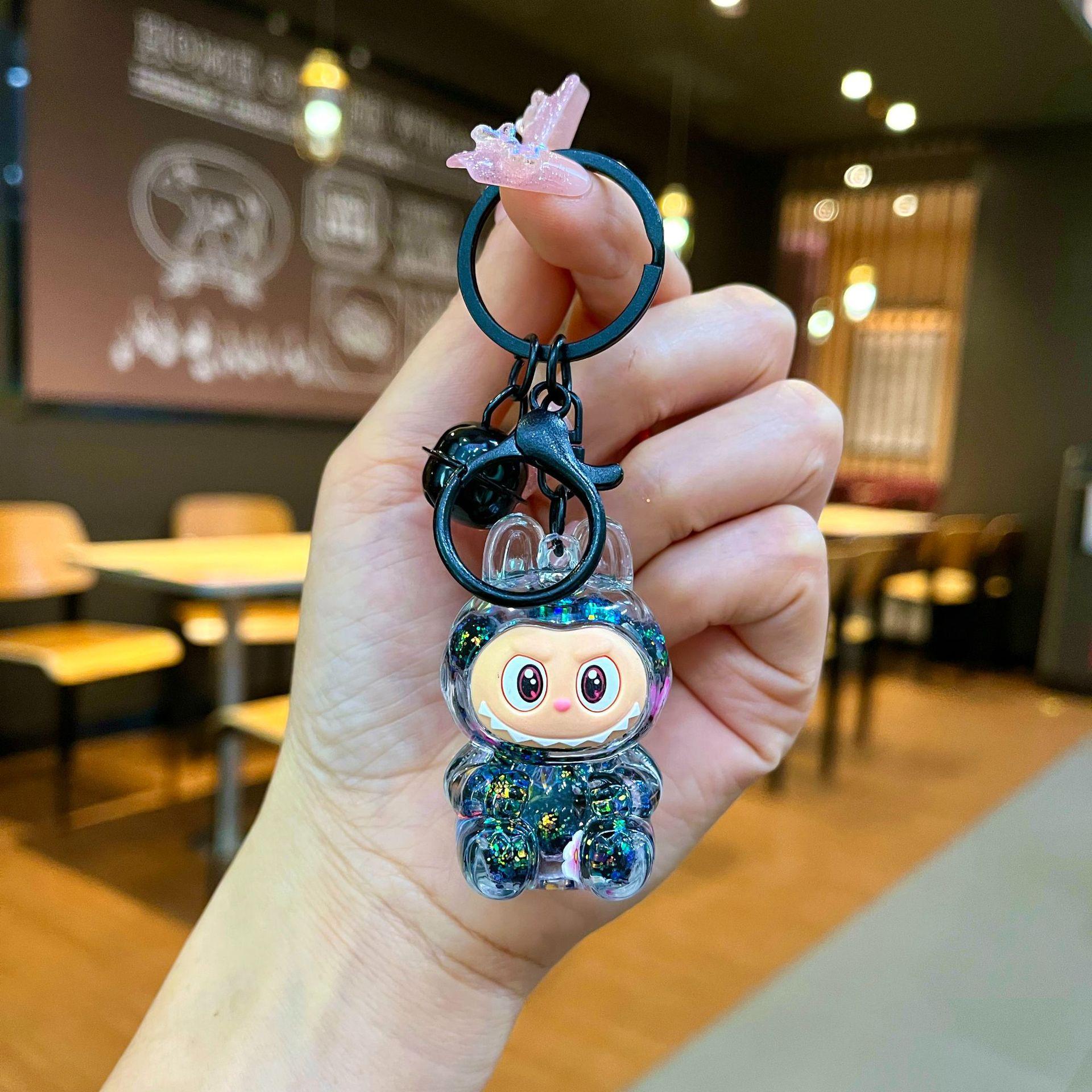 Мультяшный сидящий Лабубу Брелок Подвеска на рюкзак для девочек Брелок для ключей от машины
Мультяшный сидящий Лабубу Брелок Подвеска на рюкзак для девочек Брелок для ключей от машины