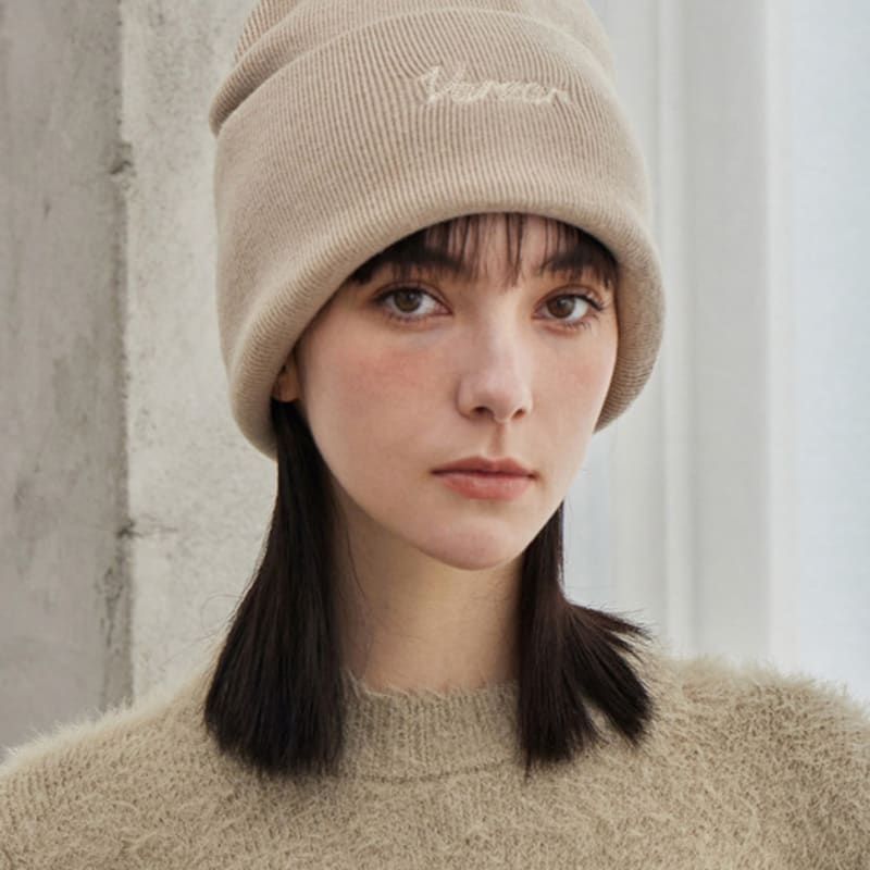 VARZAR Chain Logo Balloon Beanie Beige FREE
VARZAR Chain Logo Balloon Beanie Beige FREE