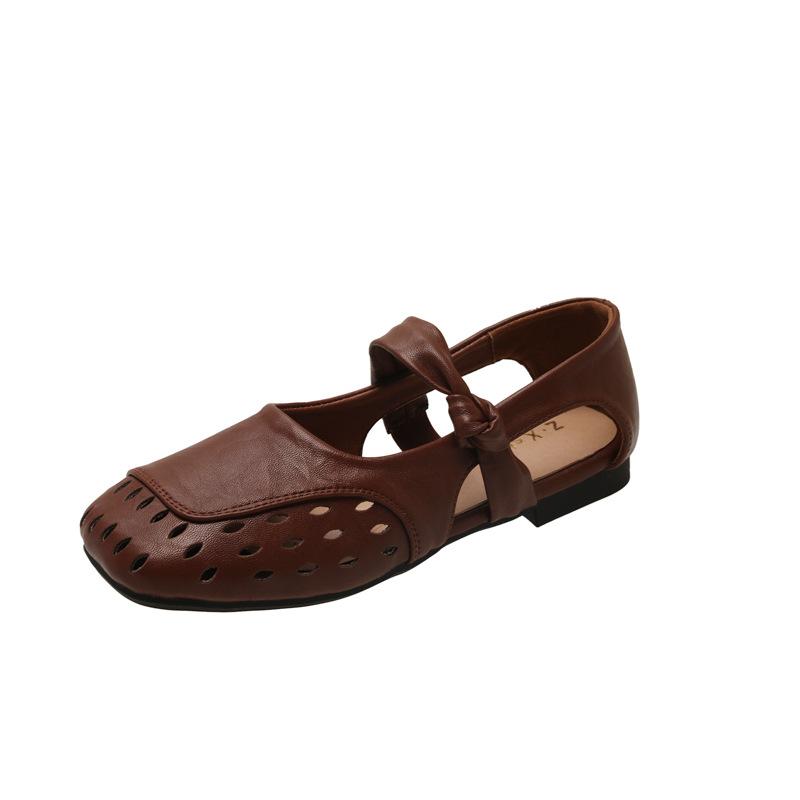 French temperament side empty Mary Jane shoes women 2025 autumn retro commuting flat bottom hollow shallow mouth small leather shoes women 40 темно-коричневого кольору
French temperament side empty Mary Jane shoes women 2025 autumn retro commuting flat bottom hollow shallow mouth small leather shoes women 40 темно-коричневого кольору