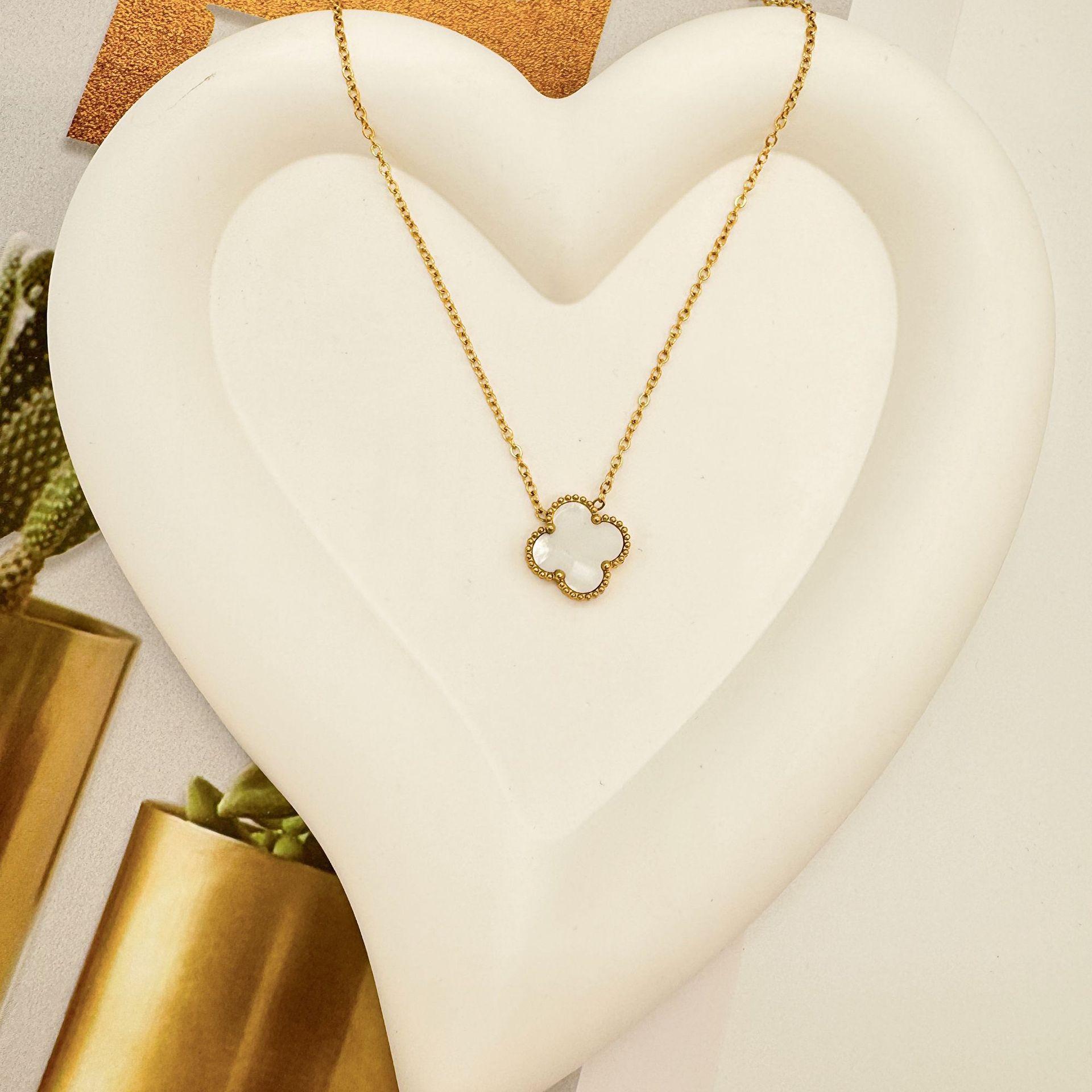 15мм Двосторонній Кулон з Чотирилисником, що не тьмяніє, Легка Розкіш, Відчуття Зрілості, Титанова Сталь, Ланцюжок для Ключиці
15мм Двосторонній Кулон з Чотирилисником, що не тьмяніє, Легка Розкіш, Відчуття Зрілості, Титанова Сталь, Ланцюжок для Ключиці